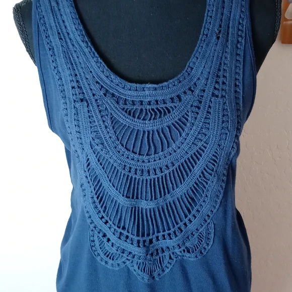 Liz Lange Maternity Sleeveless Dress - Picture 3 of 7